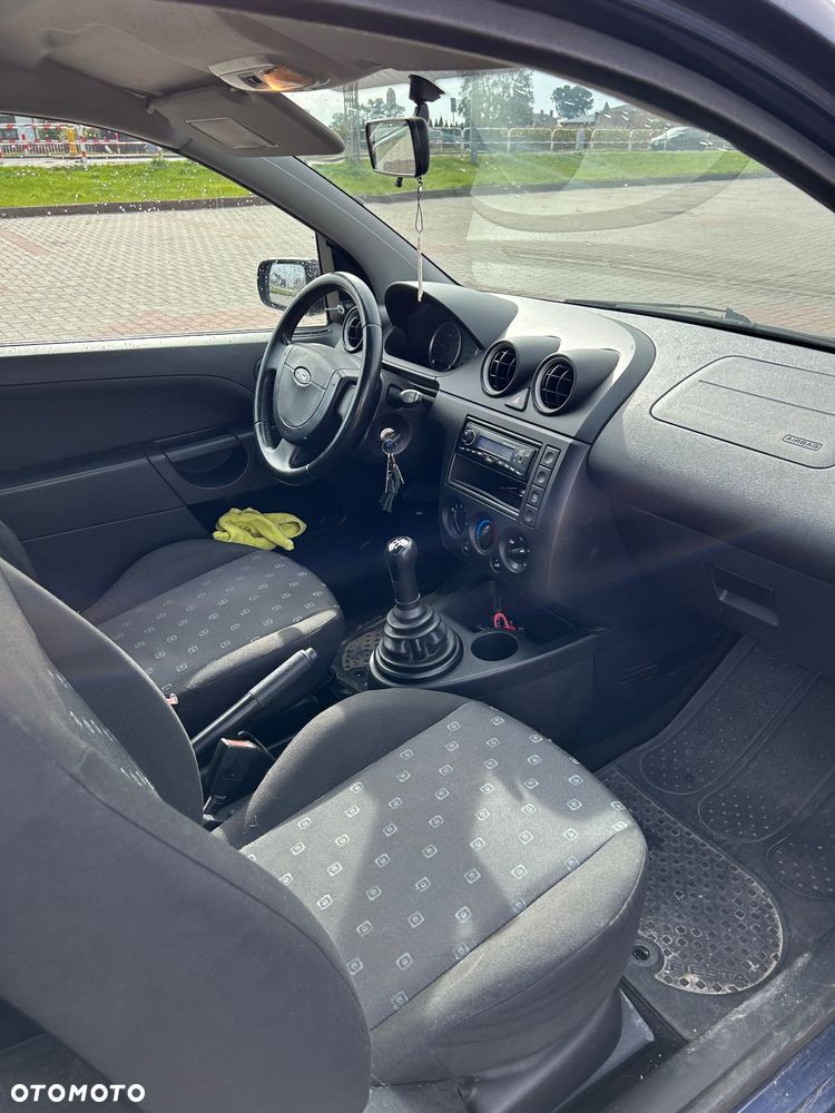Ford Fiesta 1.3 - 5