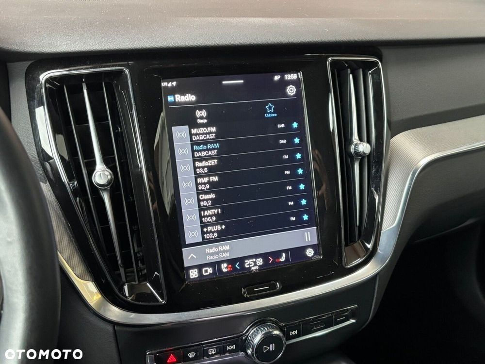 Volvo V60 B4 B Plus Dark - 21