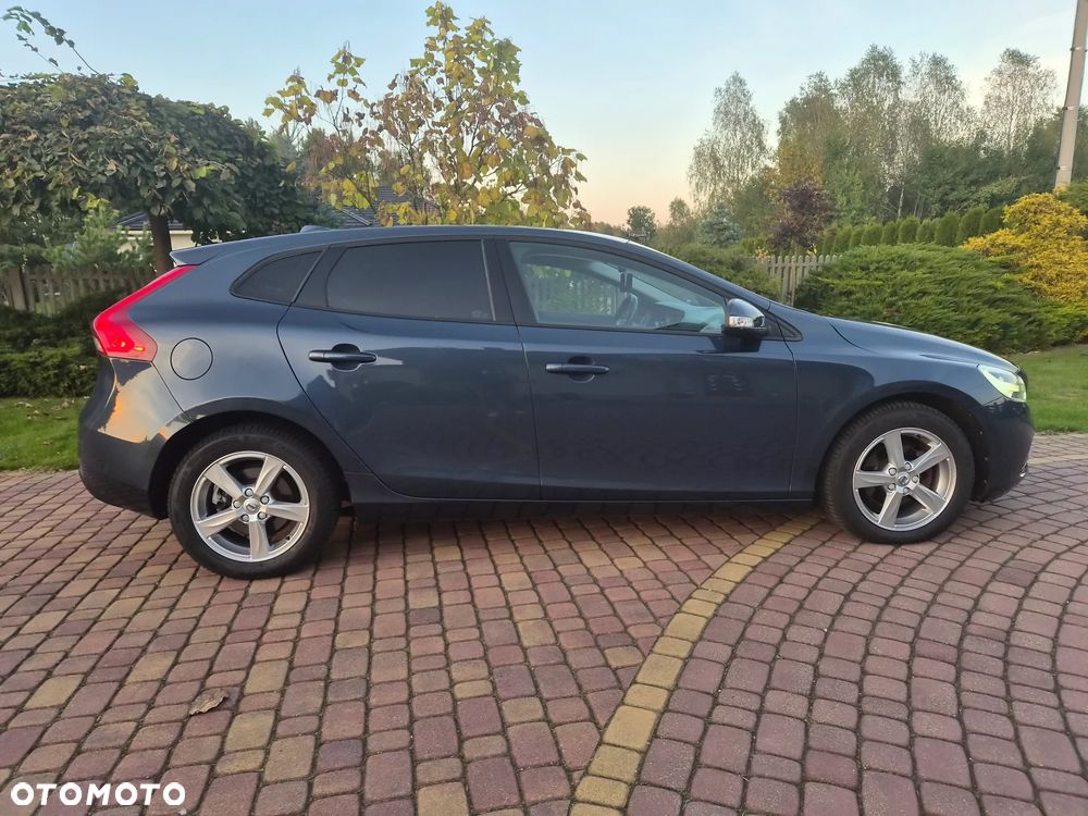Volvo V40 D2 Kinetic - 25