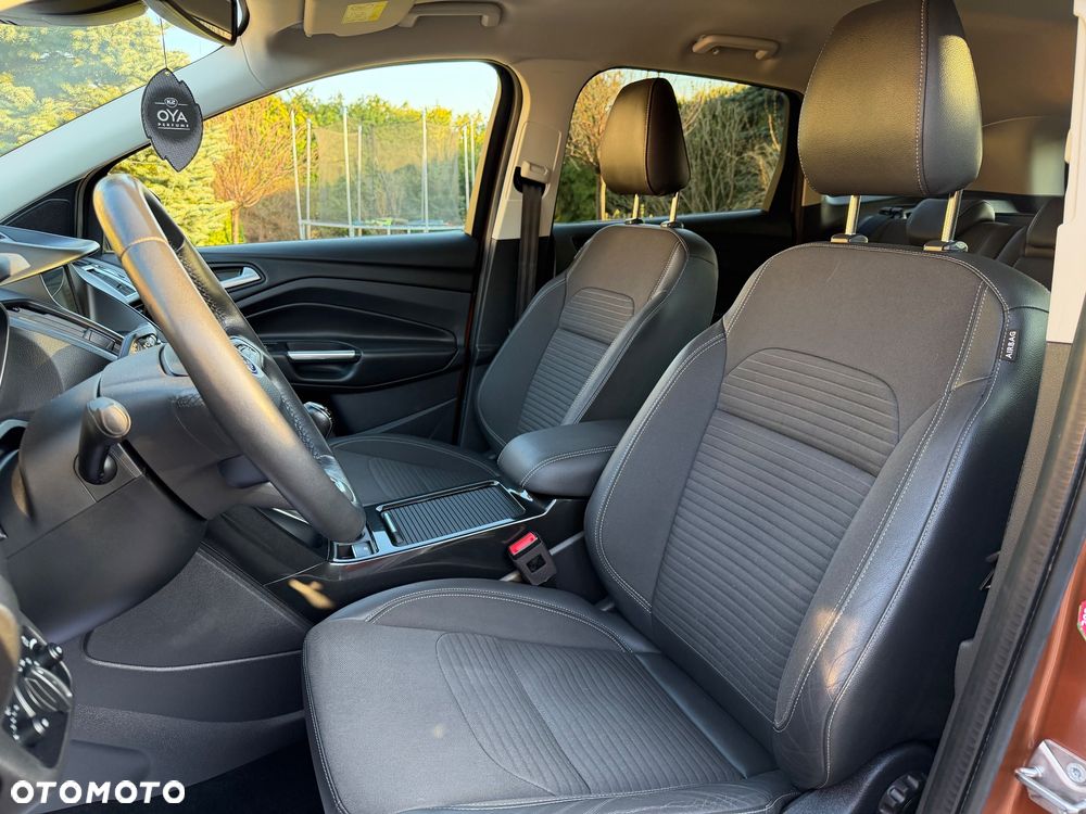 Ford Kuga 1.5 EcoBoost 2x4 Titanium - 39