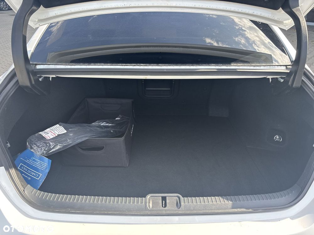 Lexus ES 300h Business Edition - 12