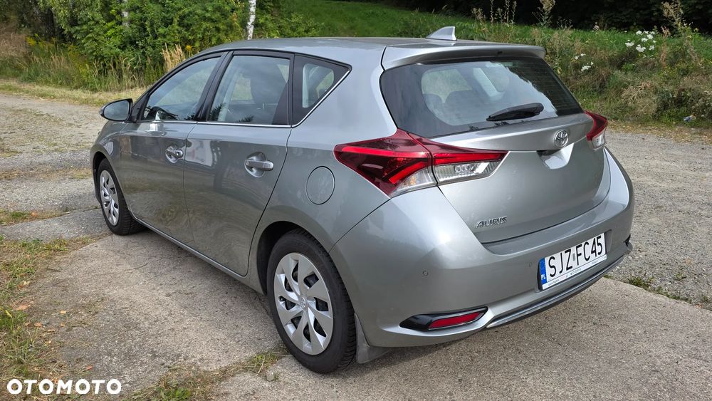 Toyota Auris 1.33 VVT-i Premium - 7