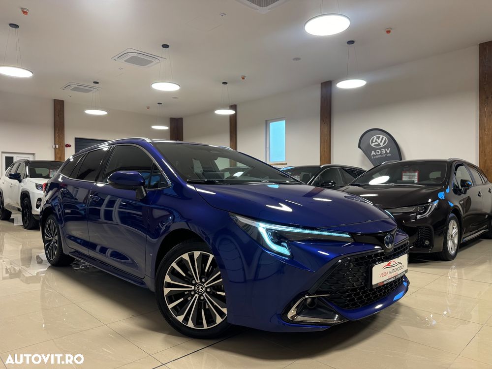 Toyota Corolla 1.8 Hybrid Team Deutschland - 1