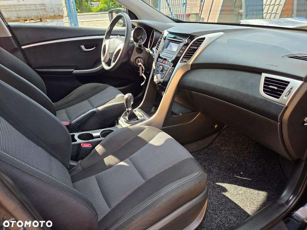 Hyundai i30 blue 1.4 Passion - 19