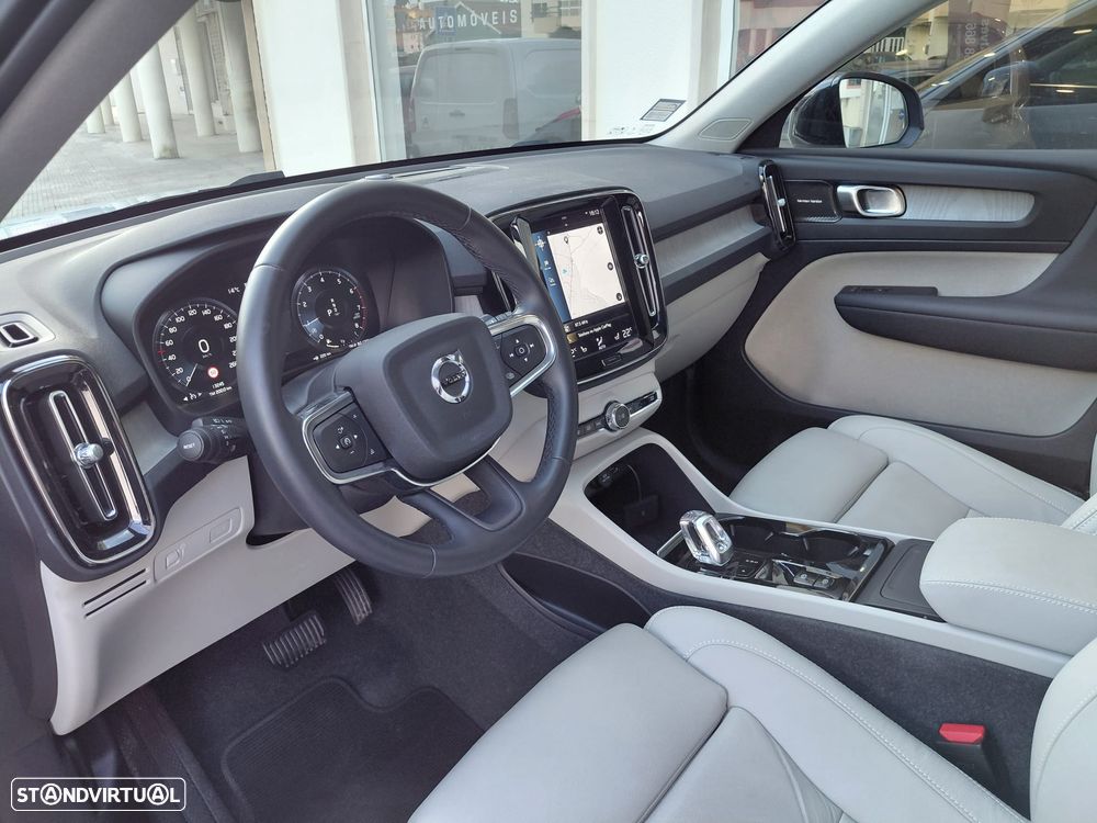 Volvo XC 40 1.5 T2 Plus Dark Auto - 29