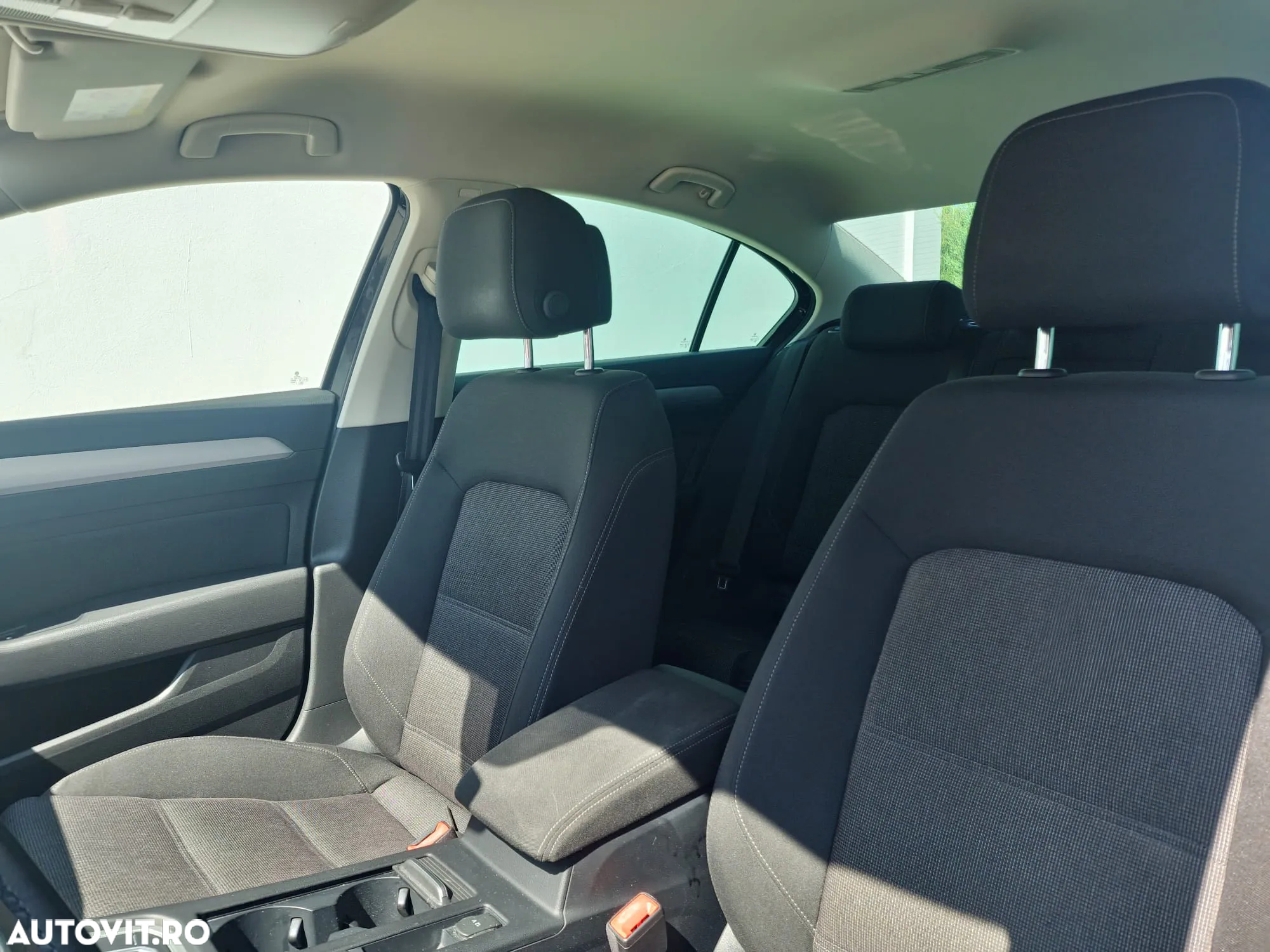 Volkswagen Passat 2.0 TDI DSG Highline - 12
