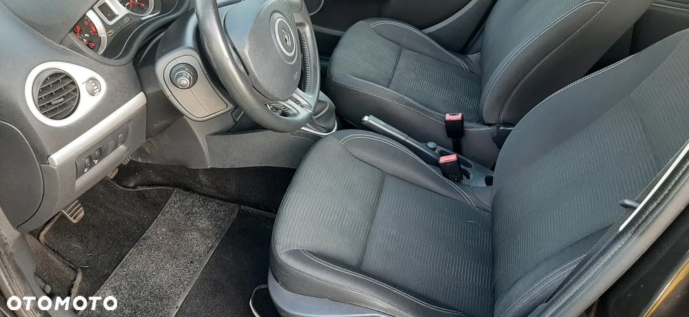 Renault Clio 1.2 16V 75 TomTom Edition - 22