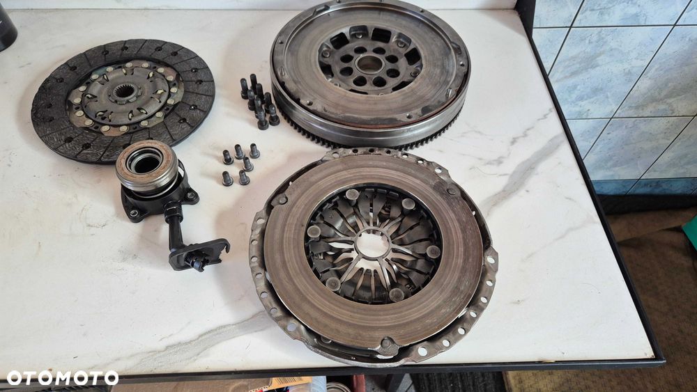 volvo v40 II S40 V50 mondeo 2.0 tdci koło dwumasowe  zestaw sprzęgła sprzęgło komplet