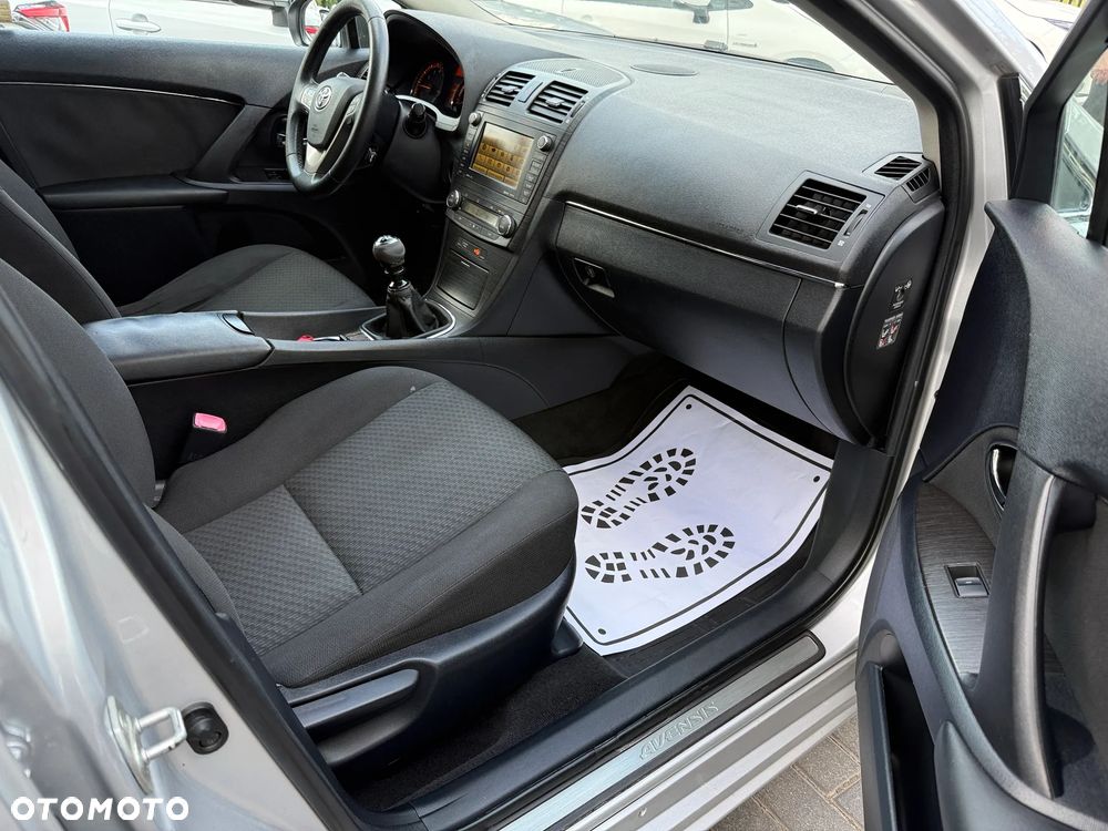 Toyota Avensis 1.8 Sol NAVI - 20