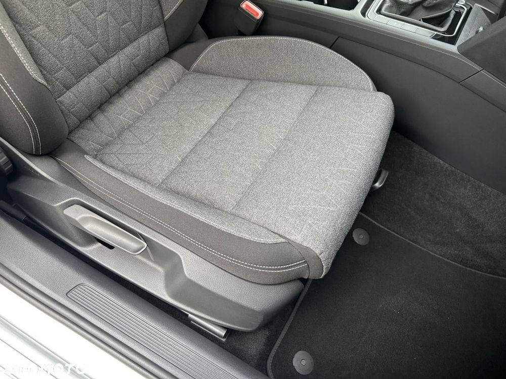 Volkswagen Passat - 23