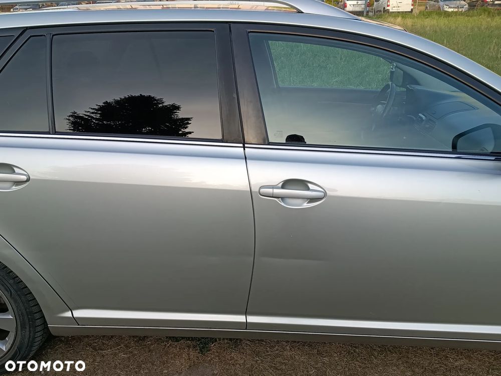 Toyota Avensis 2.0 D-4D - 4