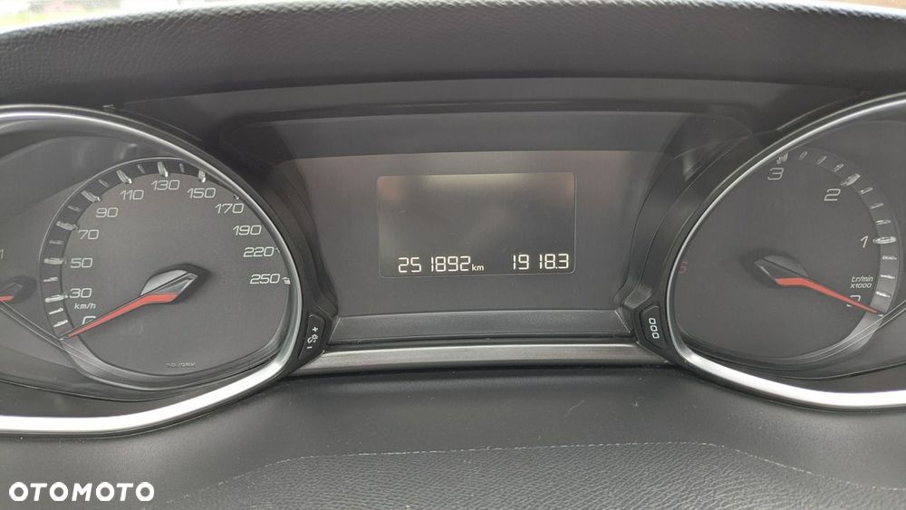 Peugeot 308 - 25