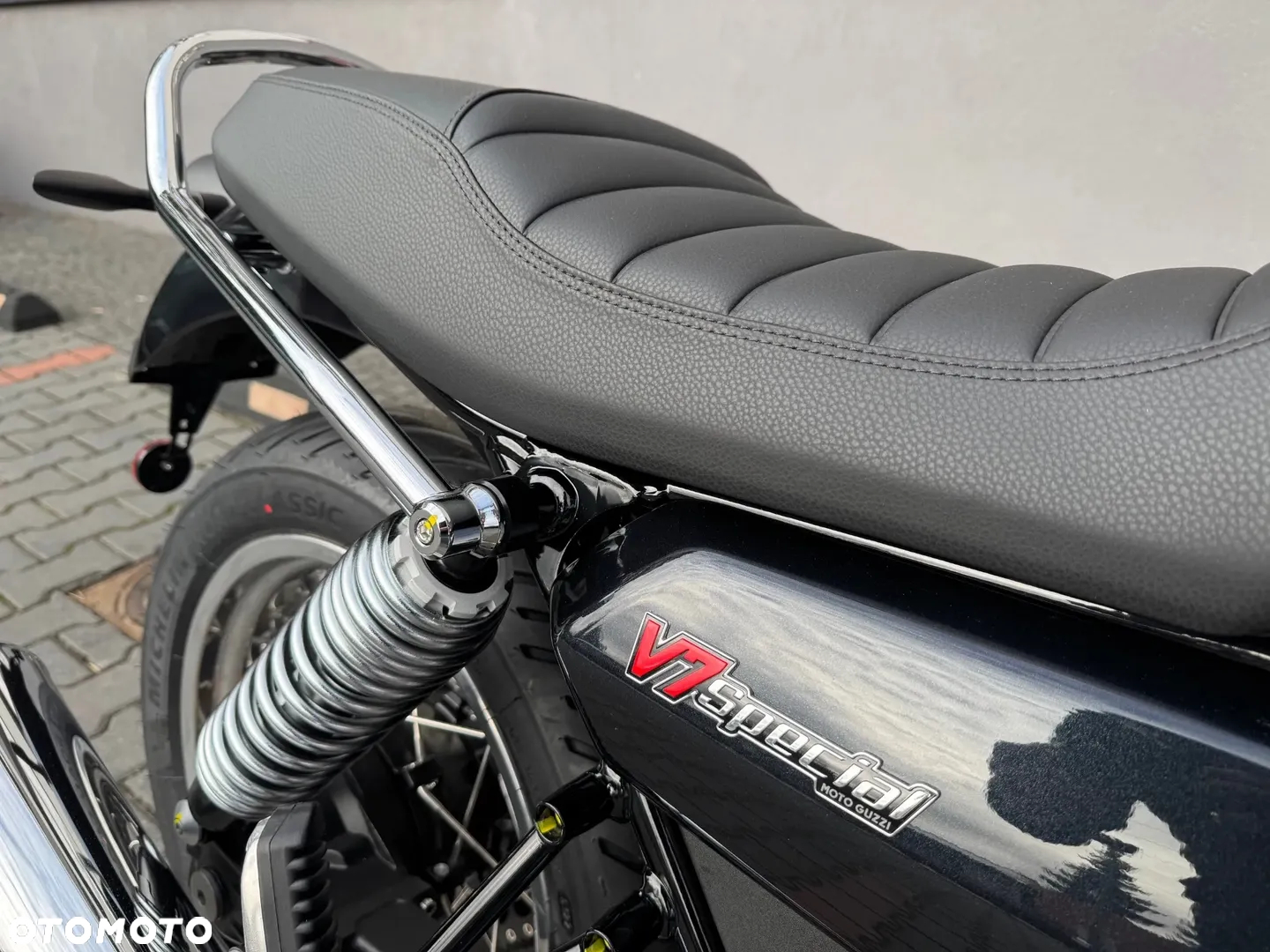 Moto Guzzi V7 - 6