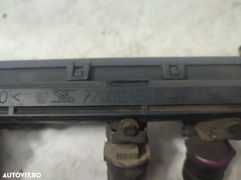 Rampa injectoare 1.2 benzina d7f 7700114546 Renault Twingo 1 [2th fac - 2