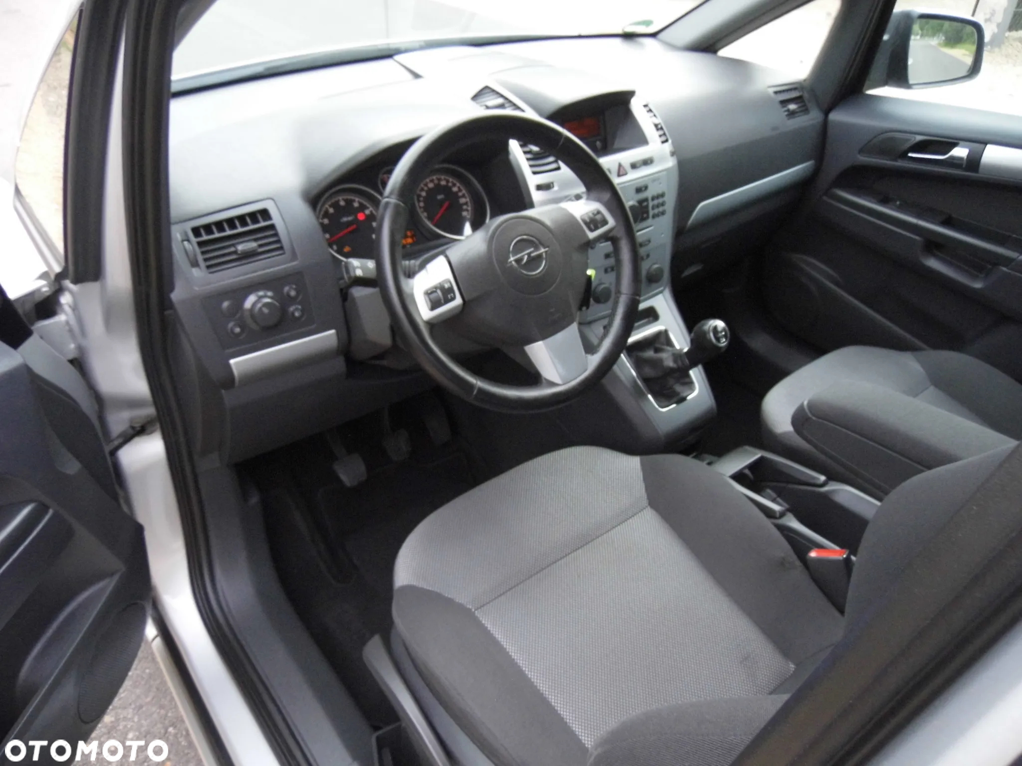 Opel Zafira 1.8 Design Edition - 28
