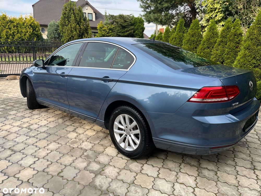 Volkswagen Passat - 16