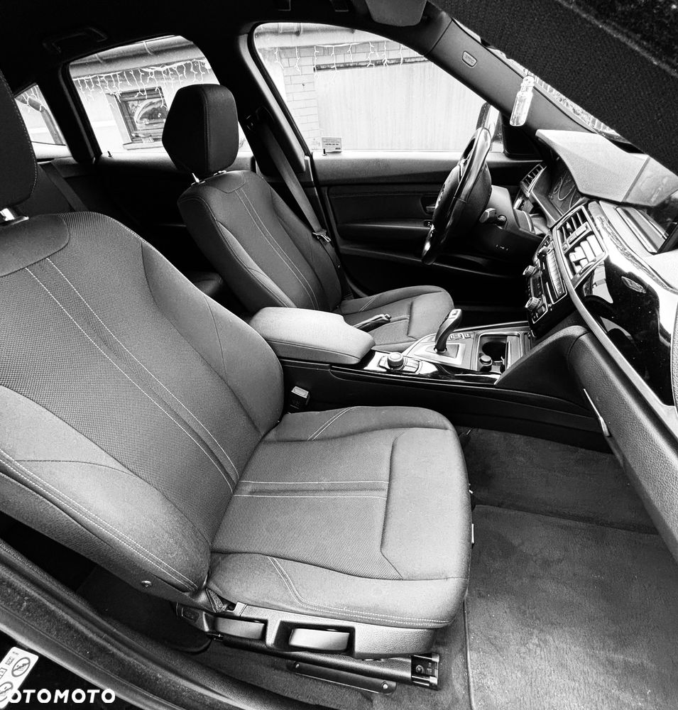 BMW 3GT 318d Business Edition - 14