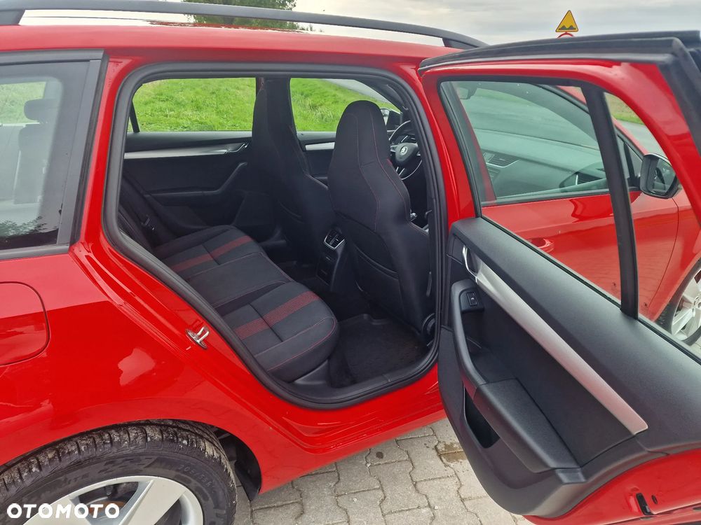 Skoda Octavia Combi 1.6 TDI Premium Edition - 26
