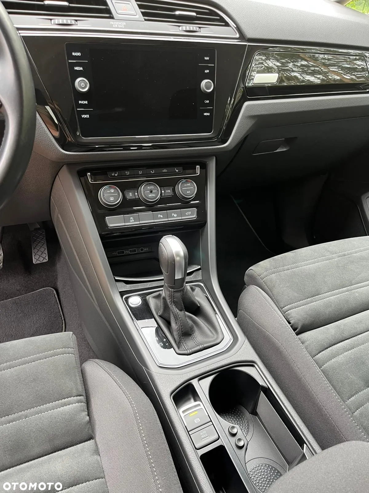 Volkswagen Touran - 10