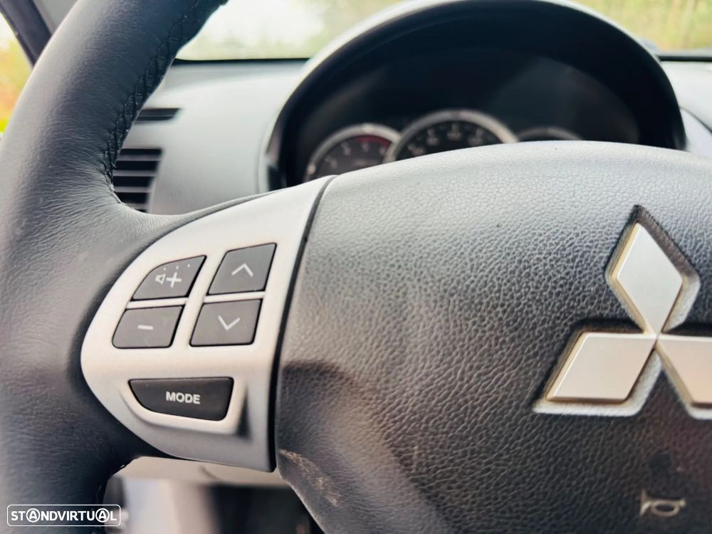 Mitsubishi L200 2.5 DI-D CD Invite AC CC 4WD - 25