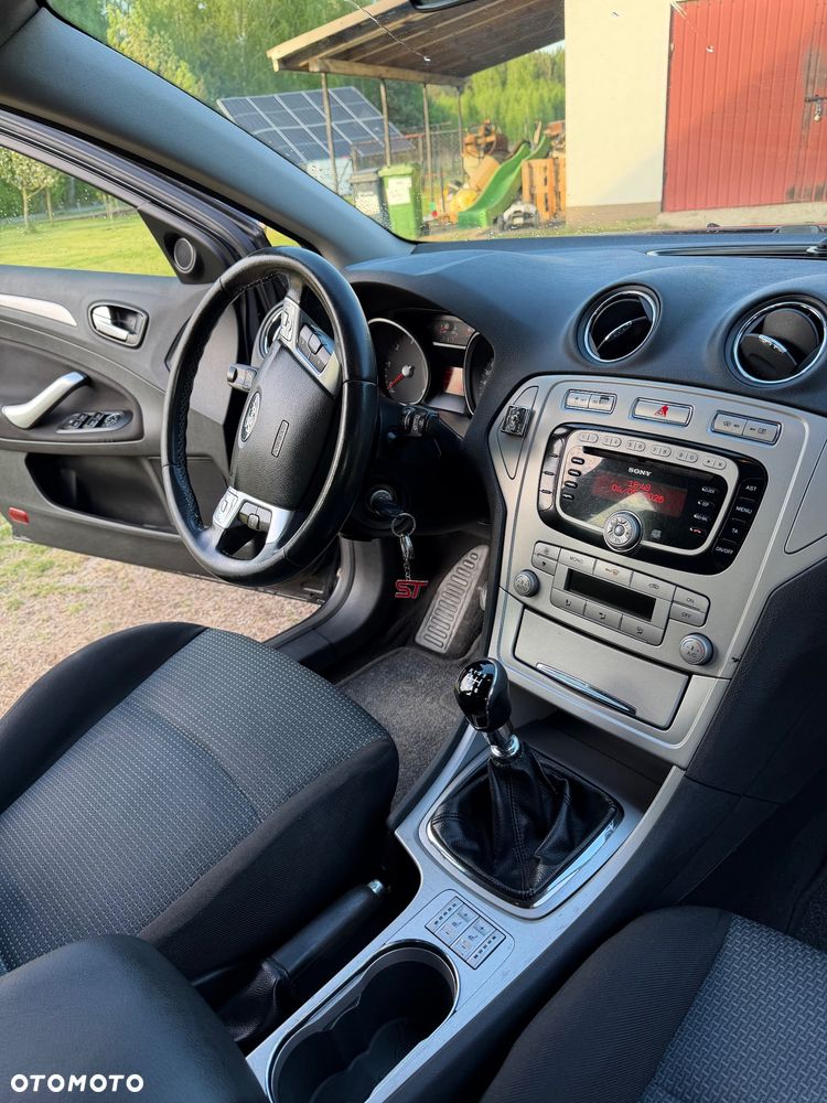 Ford Mondeo 2.0 TDCi Ambiente - 17
