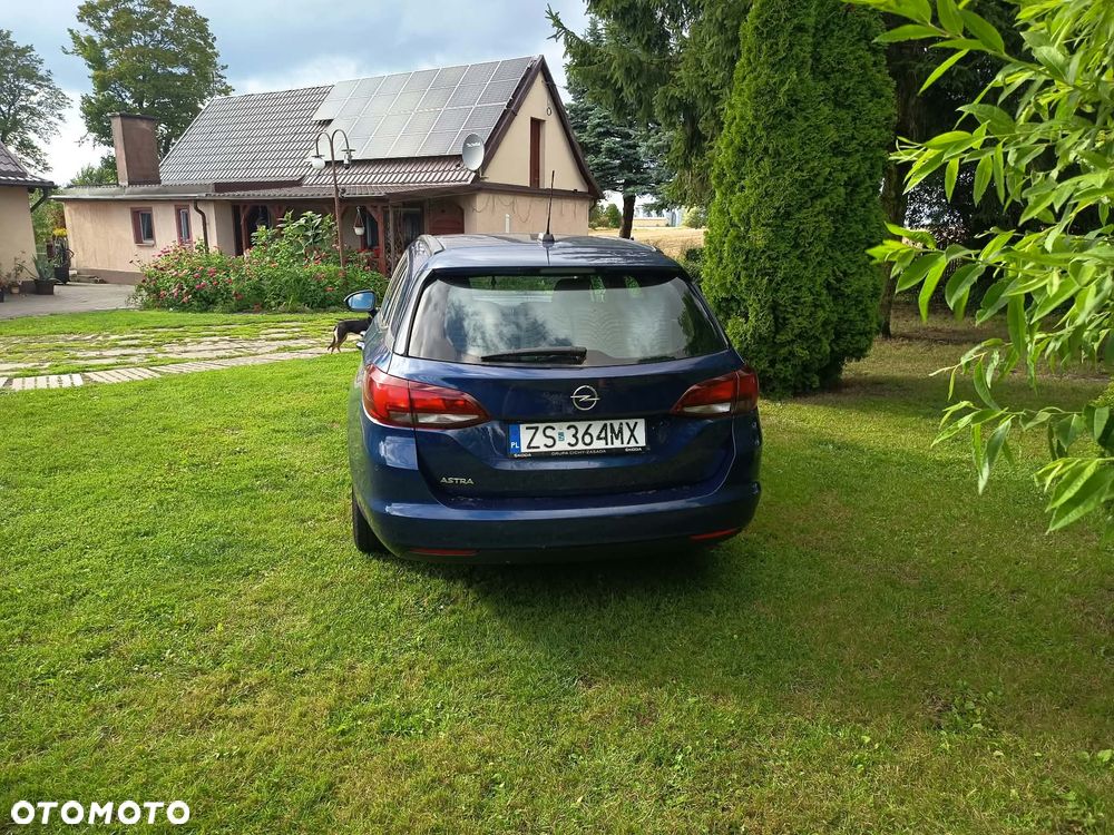 Opel Astra 2020 photo 2