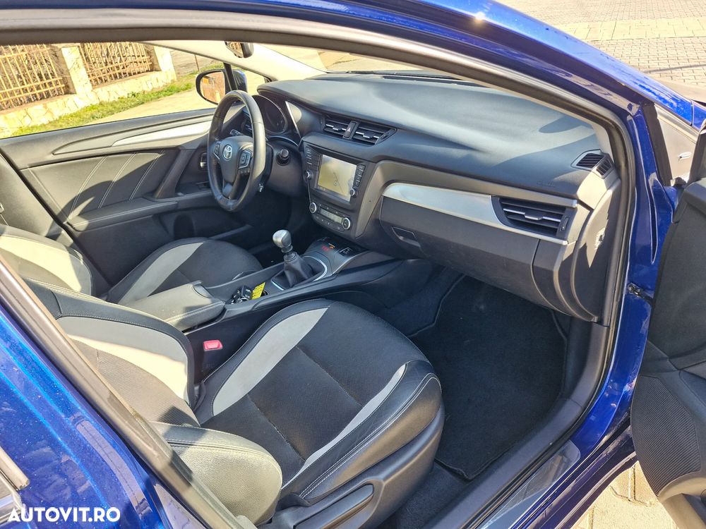 Toyota Avensis 2.0 D-4D Executive - 13