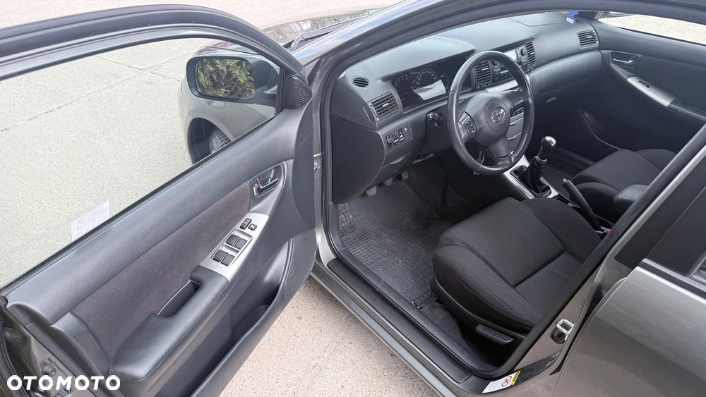 Toyota Corolla 1.6 VVT-i Sol (air6) - 7