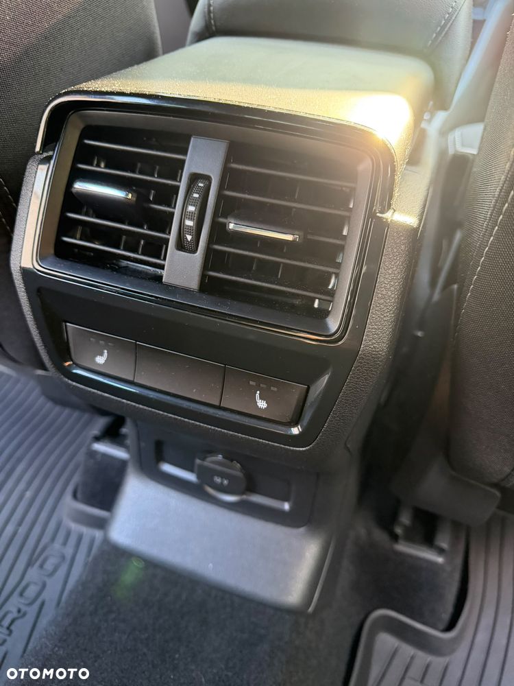 Skoda Karoq 1.5 TSI ACT Sportline DSG - 6