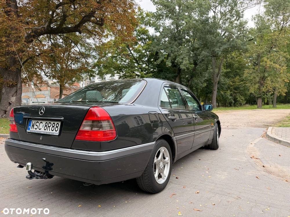 Mercedes-Benz Klasa C 200 D Elegance - 3