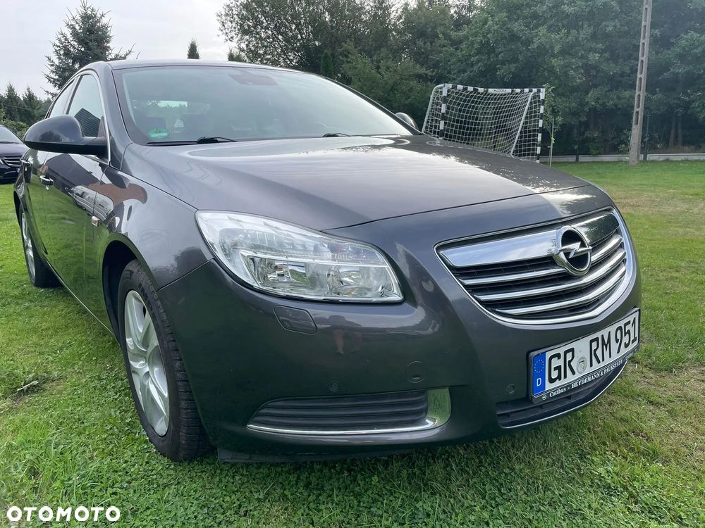 Opel Insignia 1.6 Design Edition - 1
