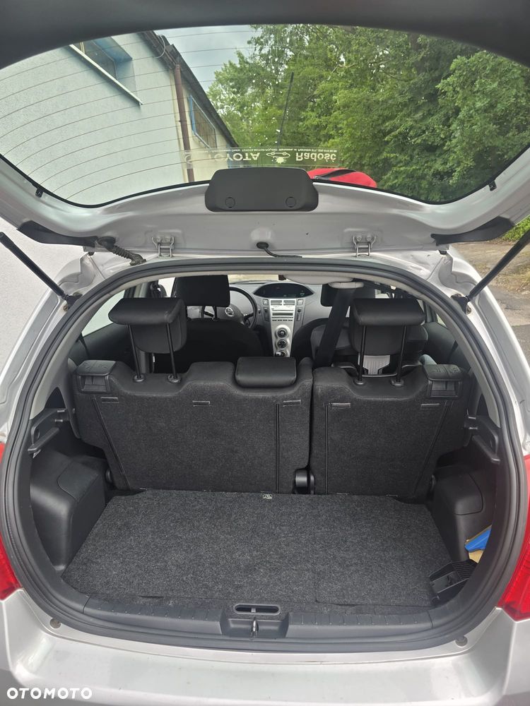 Toyota Yaris - 4