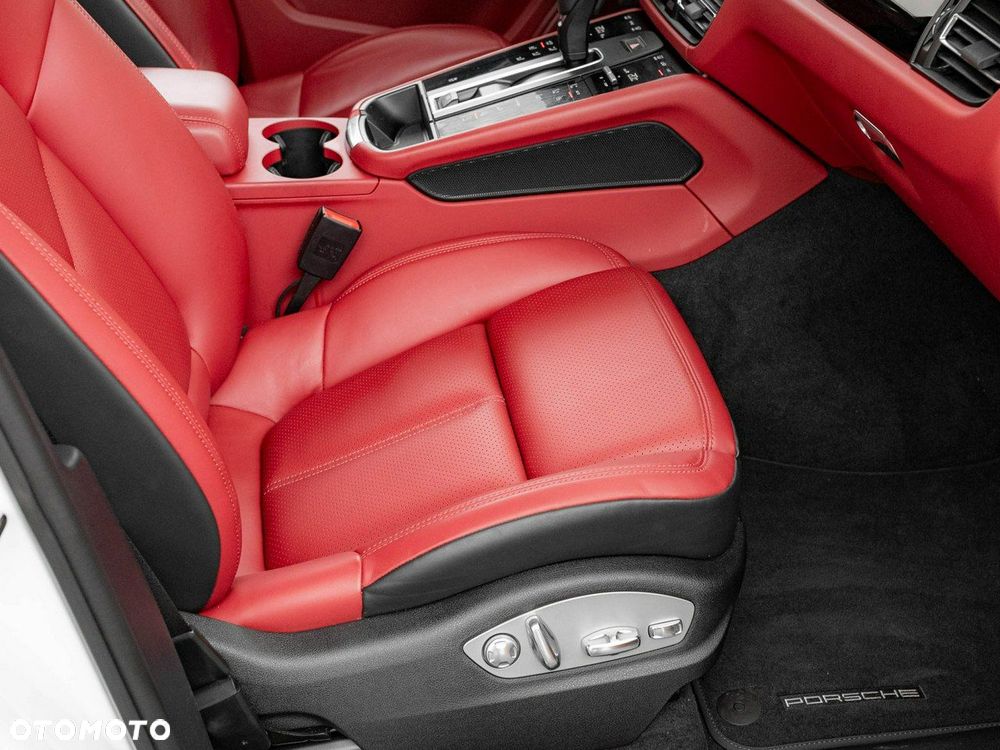 Porsche Macan - 35