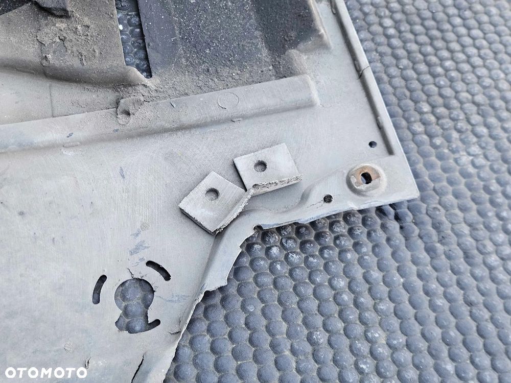 Osłona Pampers 8E0863823 Dolna Pod Silnik Wygłuszenie Silnika Audi A4 B6 B7 Sedan Kombi - 31