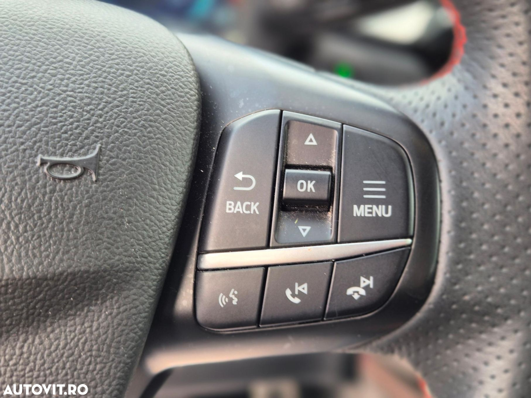 Ford Kuga 2.5 Duratec FHEV 4x4 ST-LINE X - 18