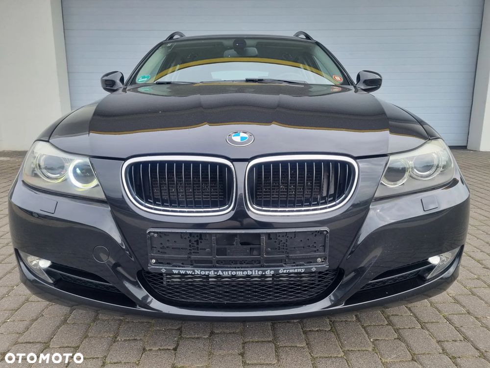 BMW Seria 3 318d DPF Edition Sport - 32