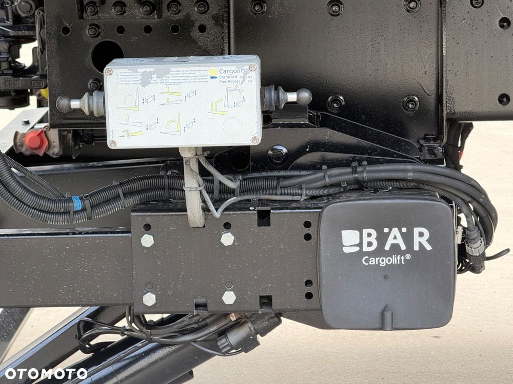 MAN TGS 26.320 6x2 // Oś skrętna i podnoszona // Zabudowa 8.30 // Specjalny //Burty // Winda // - 35