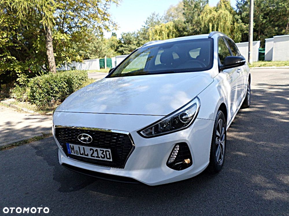 Hyundai i30 blue Kombi 1.4 Style - 26