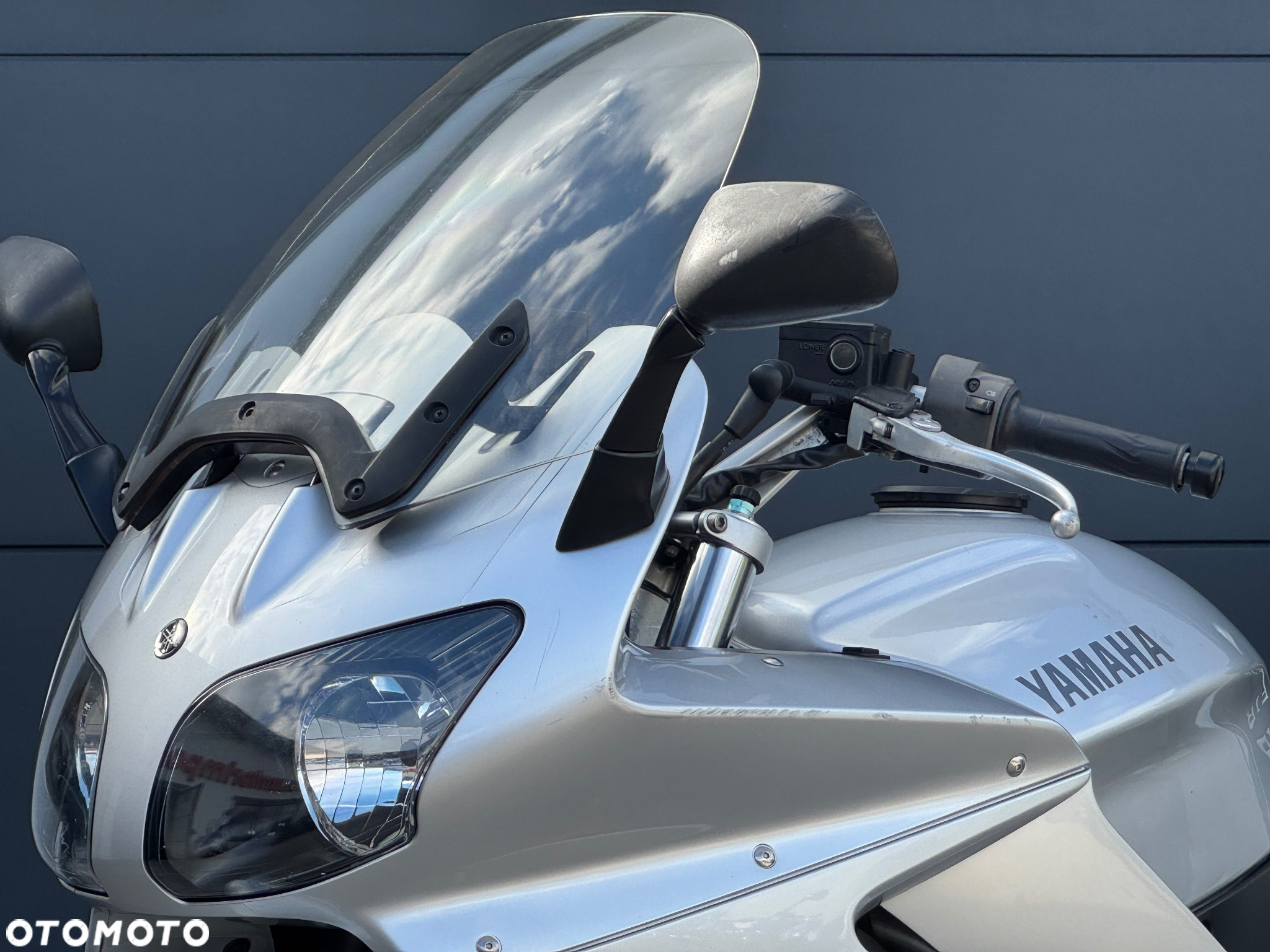 Yamaha FJR - 24
