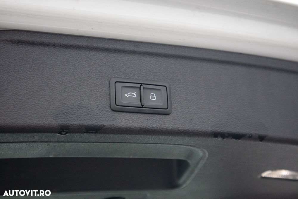 Audi A4 2.0 40 TDI quattro S tronic MHEV S Line - 29