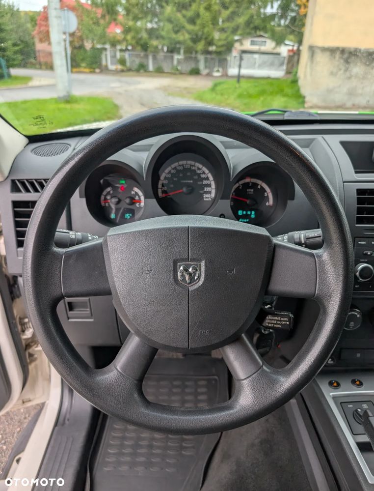 Dodge Nitro - 11