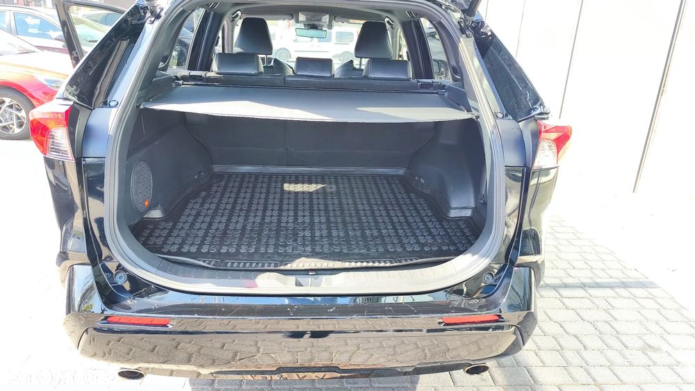 Toyota RAV4 2.5 Hybrid Black Edition by JBL 4x4 - 12