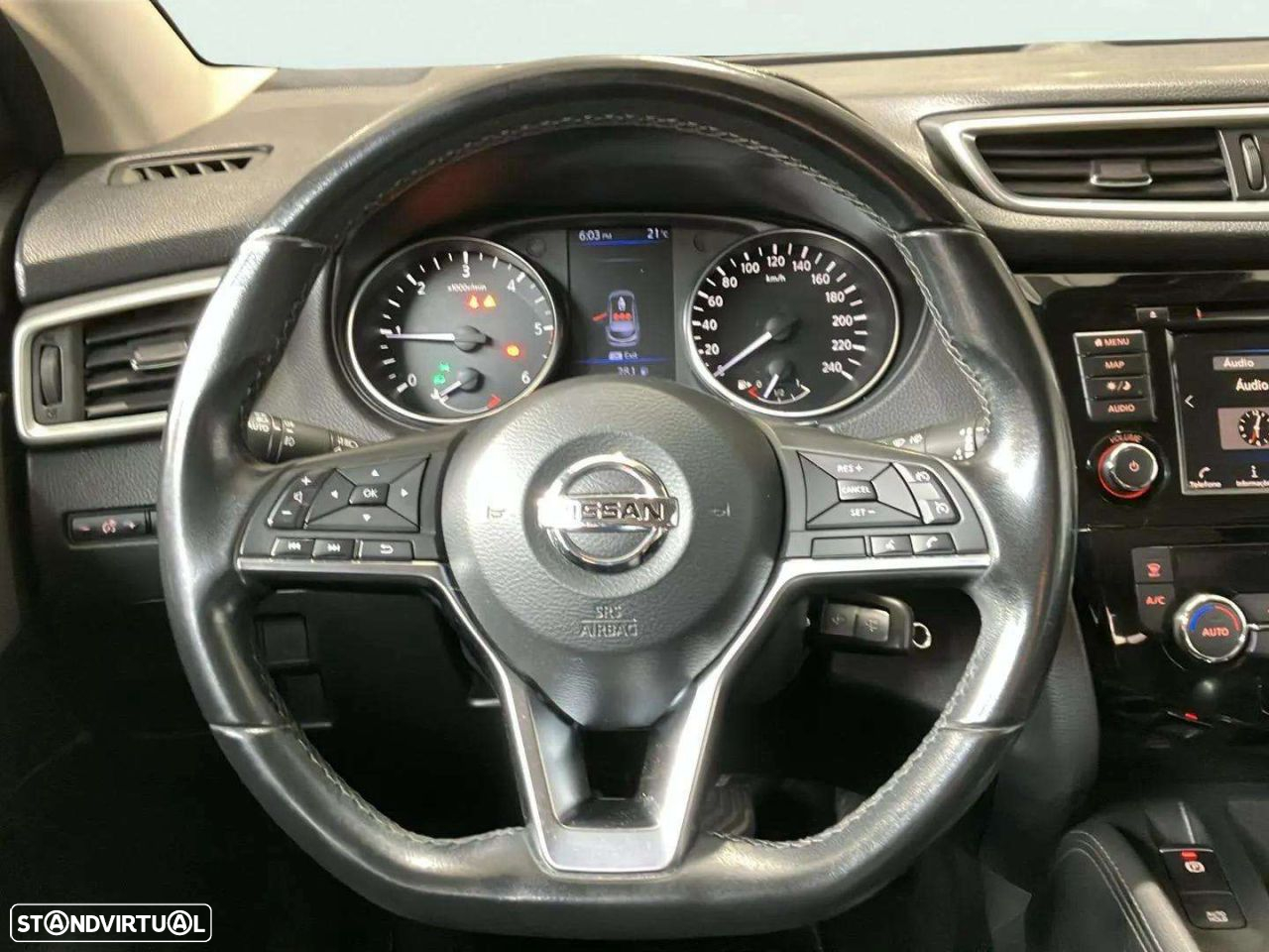 Nissan Qashqai 1.5 dCi N-Connecta - 11