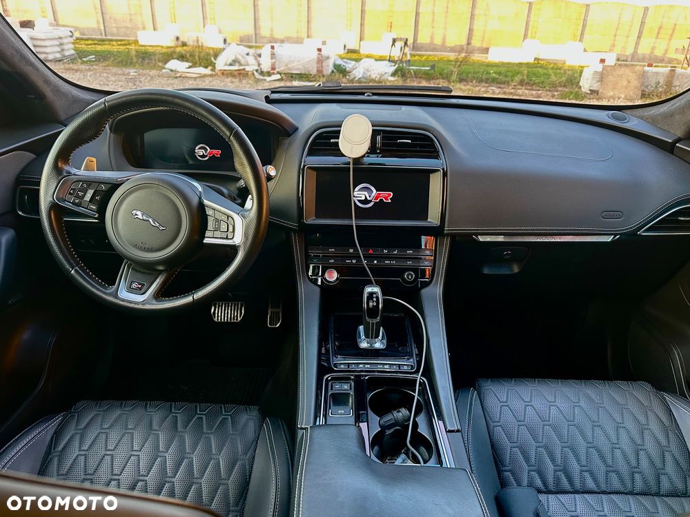 Jaguar F-Pace 2020 photo 5