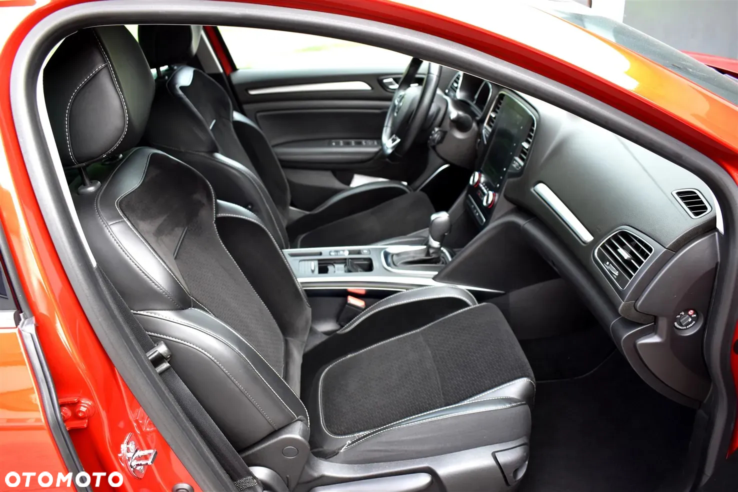 Renault Megane ENERGY TCe 130 EDC BOSE EDITION - 21