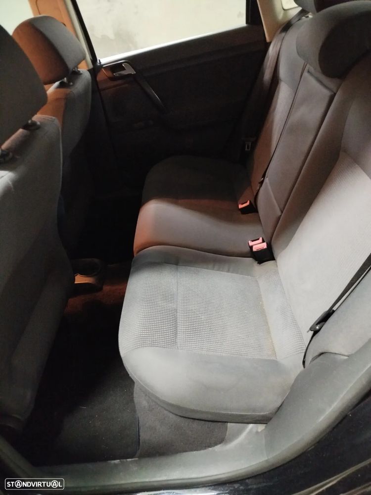 VW Polo 1.2 Confortline TA - 24