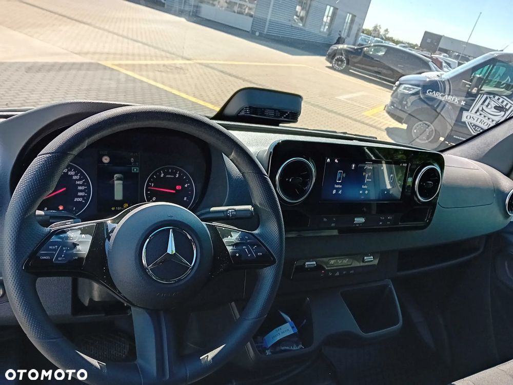 Mercedes-Benz Sprinter - 8