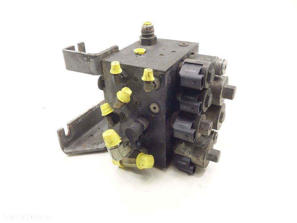 Zamiatarka Tennant M20 Rozdzielacz Hydrauliczny 1038566 - 1