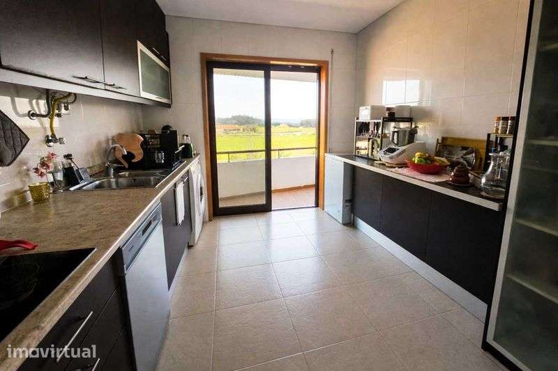 T3 Duplex com 2 varandas, suite, lugar de garagem e arrecadação - Grande imagem: 4/11
