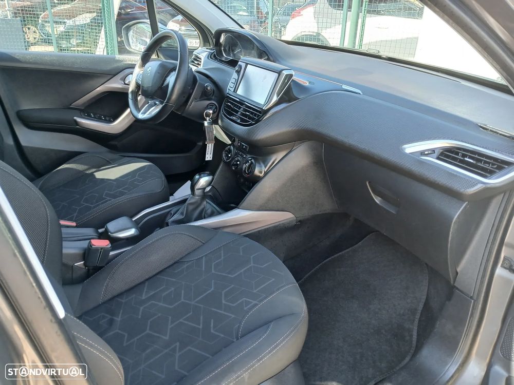 Peugeot 2008 1.2 PureTech Style - 22